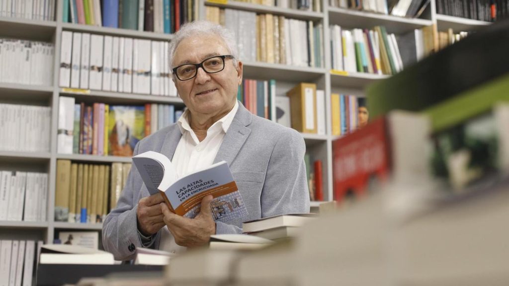 Guirado en la presentación del libro en Girona. ANIOL RESCLOSA
